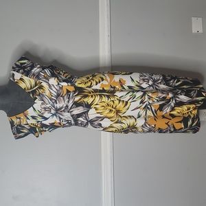 Floral Print Dress with ruffled shoulder. SIZE 8.
